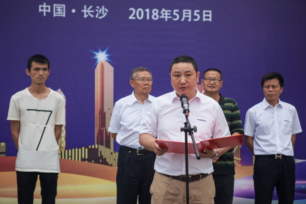 民族挖掘机品牌先导者，ca888亚洲城智能“城镇建设利器”SWE80E9荣耀上市