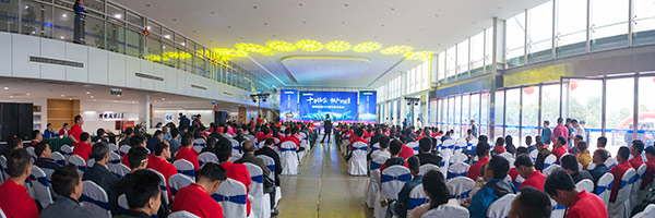 红四月，ca888亚洲城智能挖掘机促销会节节攀升