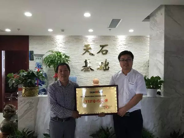 一路相随，ca888亚洲城智能伴他功成名就