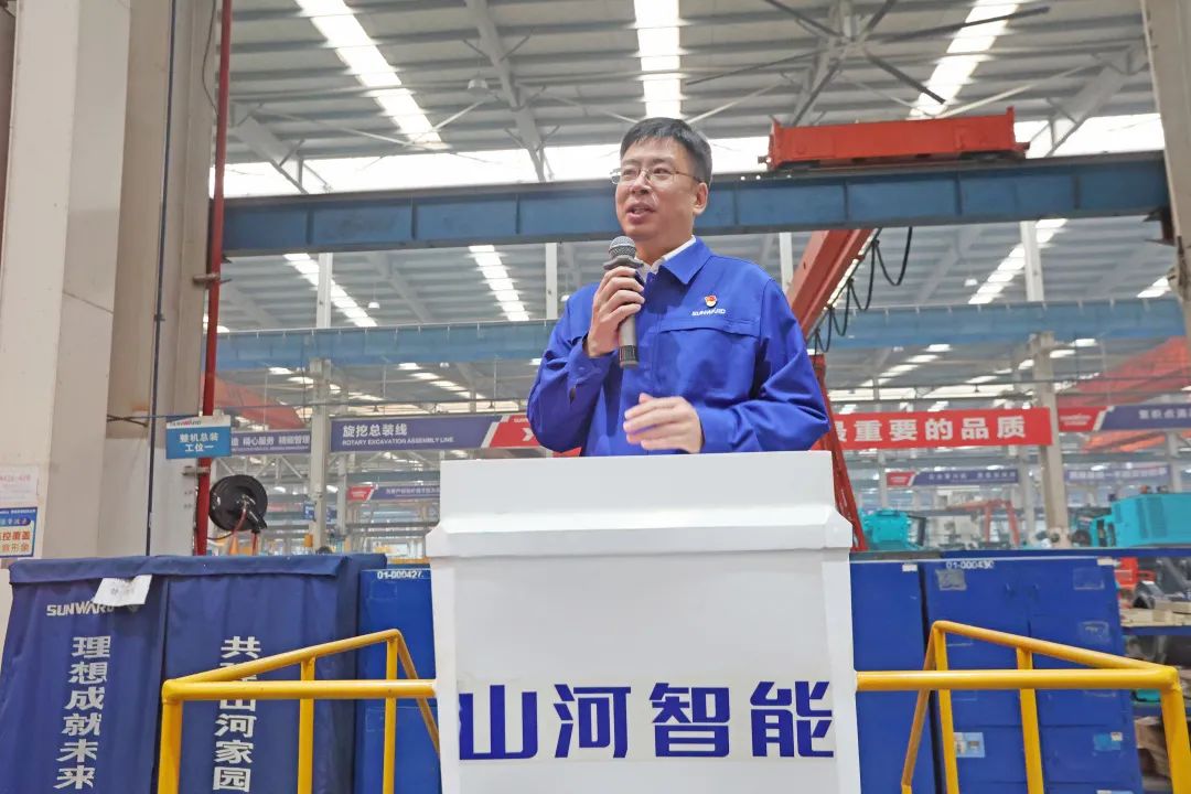 向榜样学习！ca888亚洲城智能56名职工受到职工职业技能竞赛表彰