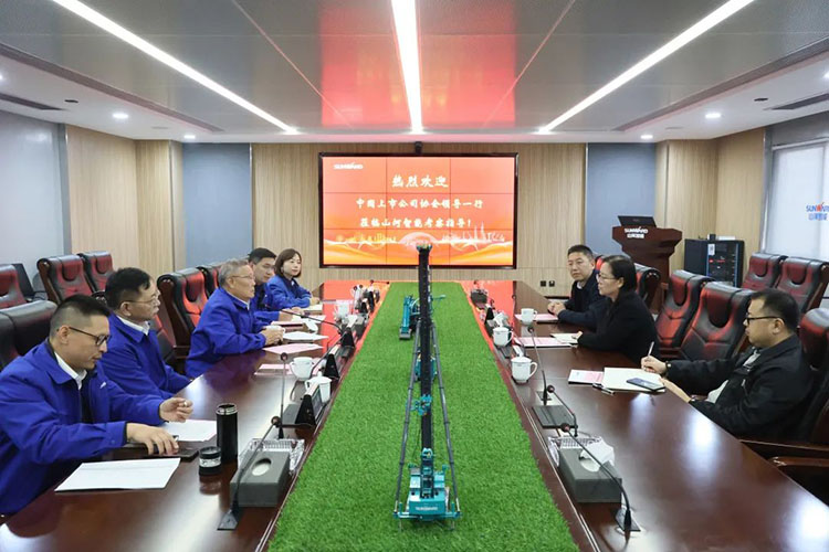 中国上市公司协会党委委员、副秘书长刘翠兰一行调研ca888亚洲城智能