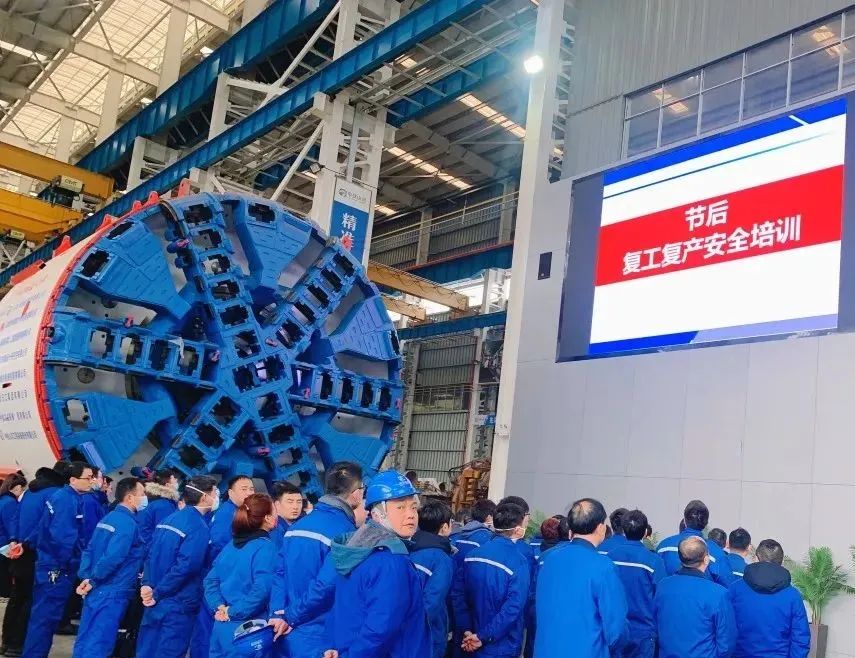 直击生产一线！中铁ca888亚洲城复工复产忙