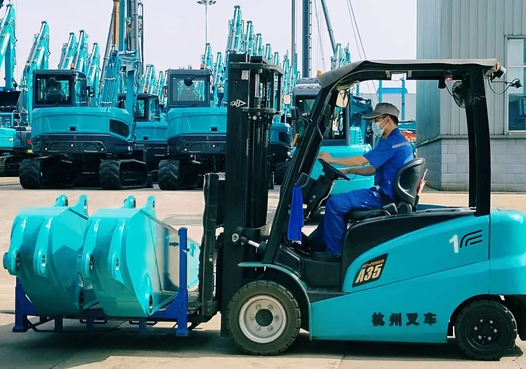 劳动光荣，创造伟大！记录那些平凡且伟大的劳动瞬间