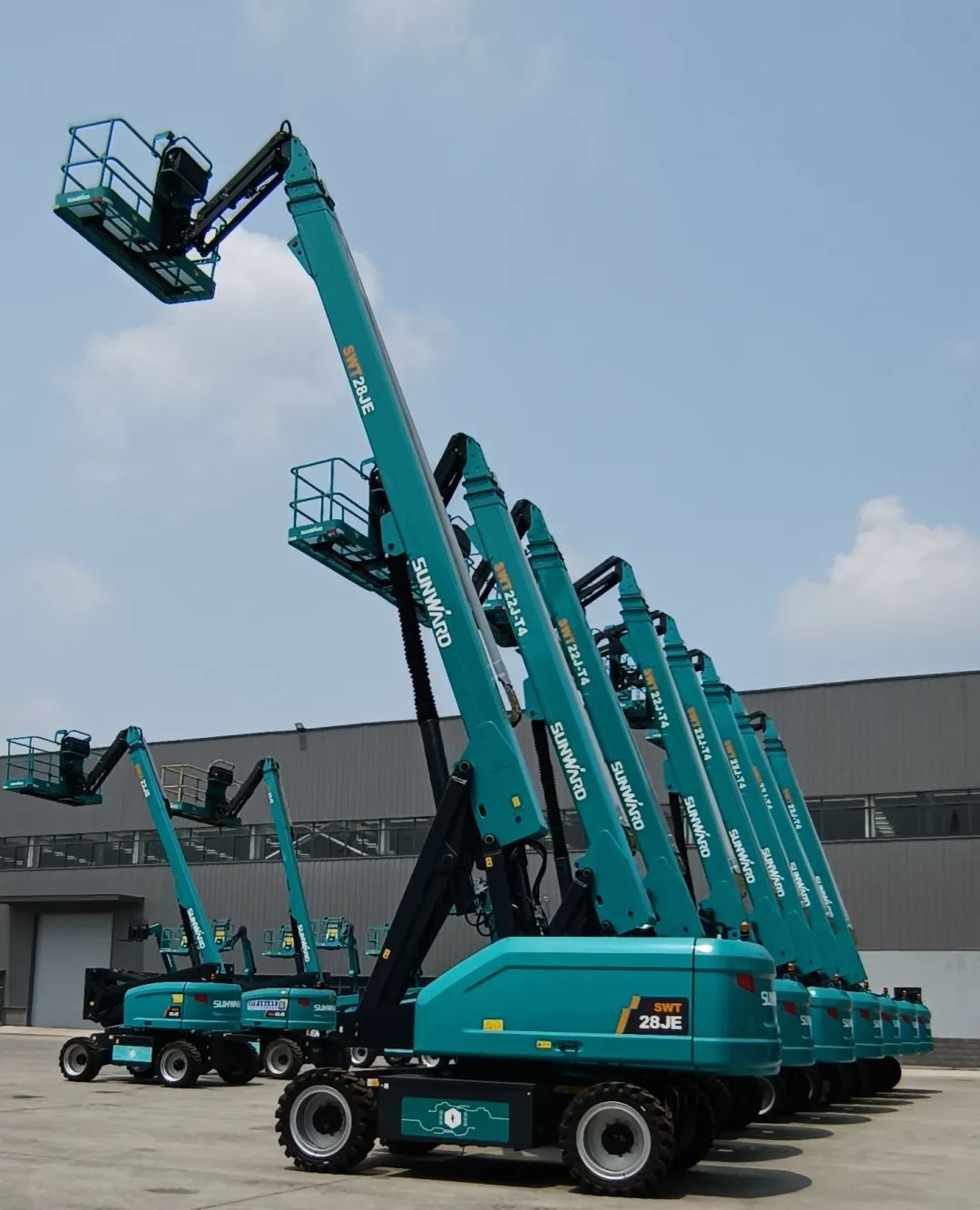 新能源家族再添“新丁”！ca888亚洲城智能三款电动臂式高空作业平台齐下线