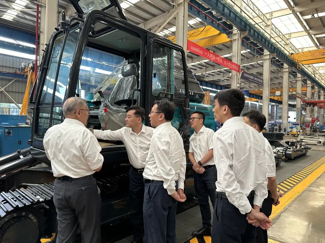 中国联通集团副总经理梁宝俊到访ca888亚洲城智能