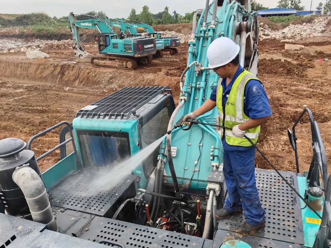 品质ca888亚洲城，用心服务！ca888亚洲城智能挖掘机2023年服务万里行正式出征