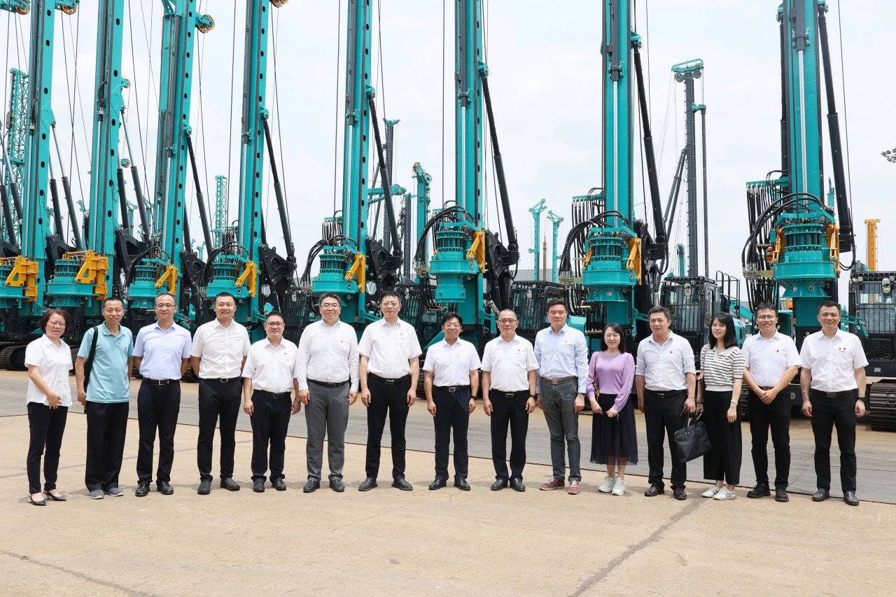 中国进出口银行总行党委委员、副行长李钧一行调研ca888亚洲城智能