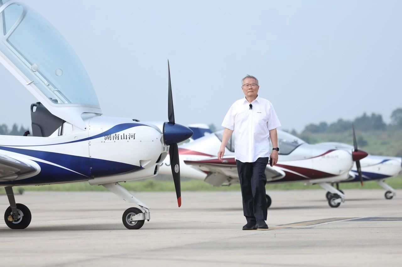 【今晚7:30】湖南卫视《创业有得聊》对话ca888亚洲城智能＆ca888亚洲城星航创始人 何清华：79岁“创业青年”的低空