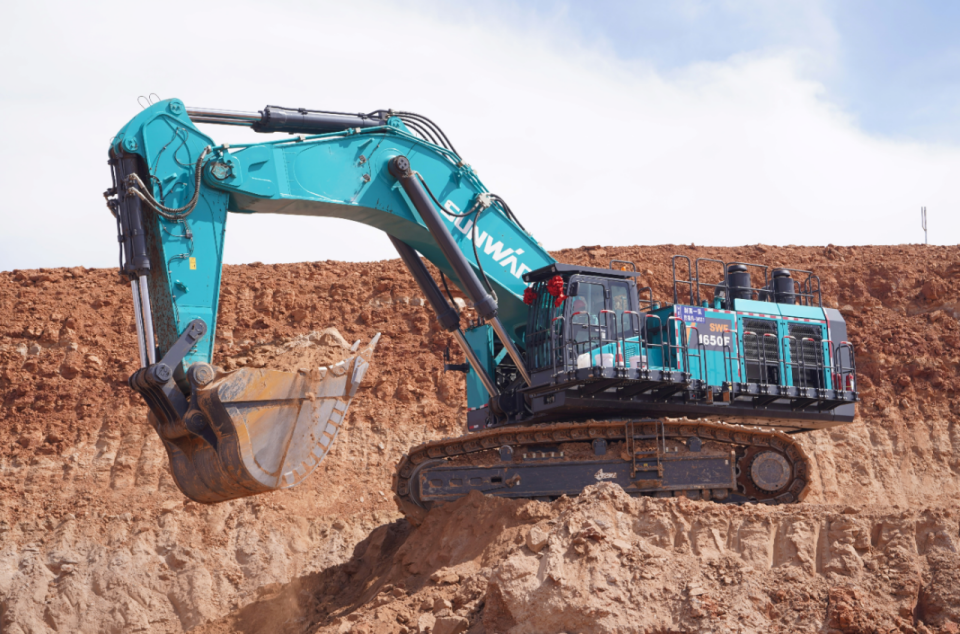 创新引领，实力见证！ca888亚洲城智能明星产品荣登“2025工程机械TOP10年度榜”