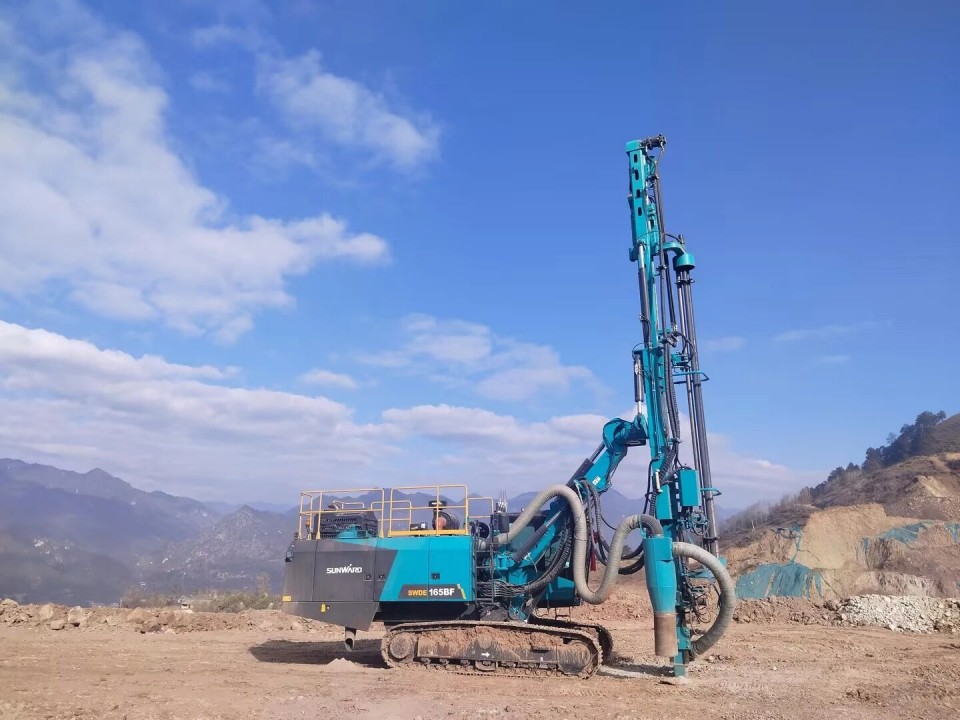 创新引领，实力见证！ca888亚洲城智能明星产品荣登“2025工程机械TOP10年度榜”