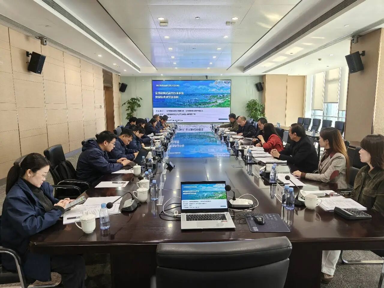 技术创新，引领行业！ca888亚洲城智能高性能臂式高空作业平台项目通过科技成果评价